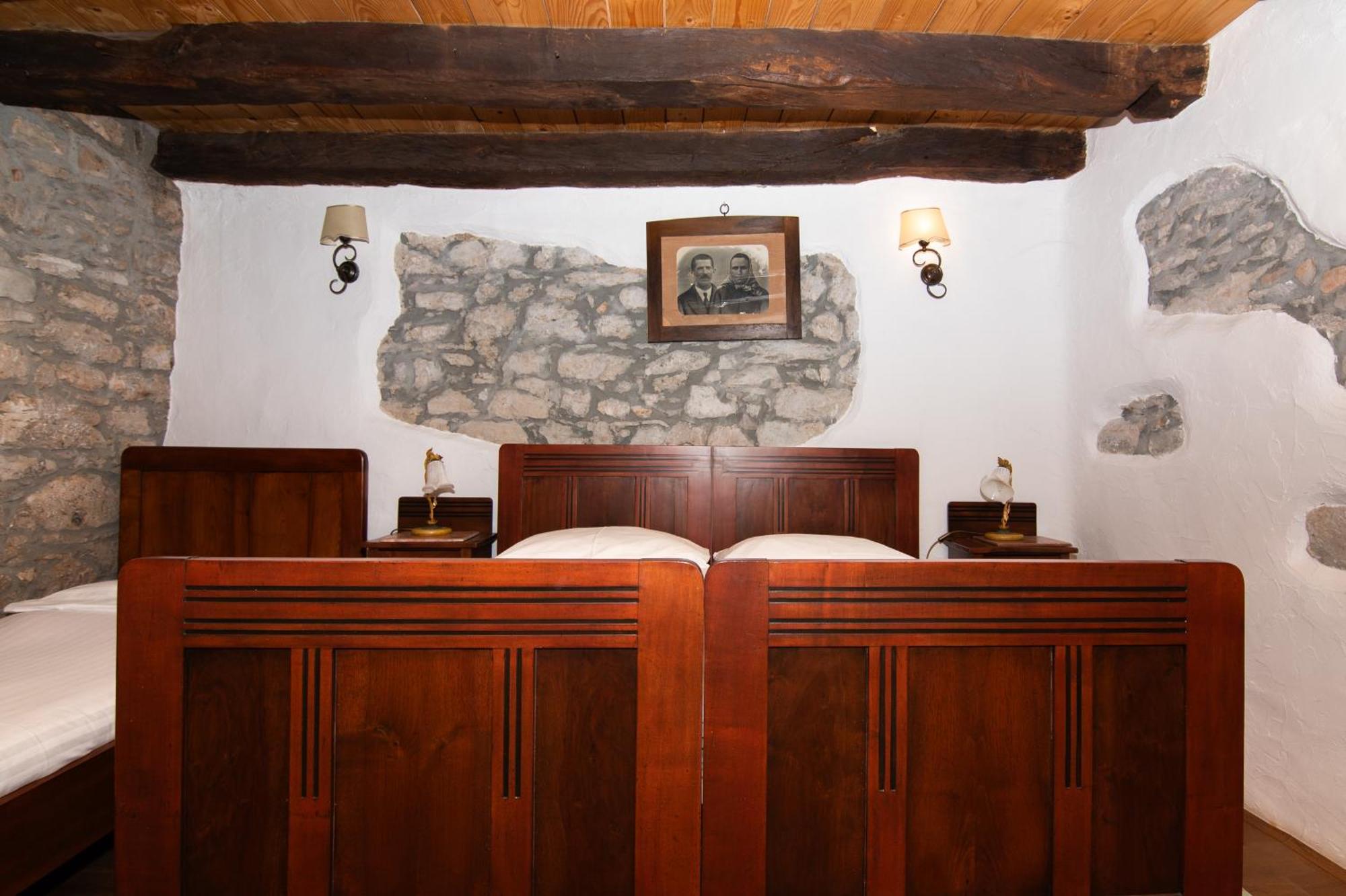 Apartments Valentinus 1800 Sežana المظهر الخارجي الصورة
