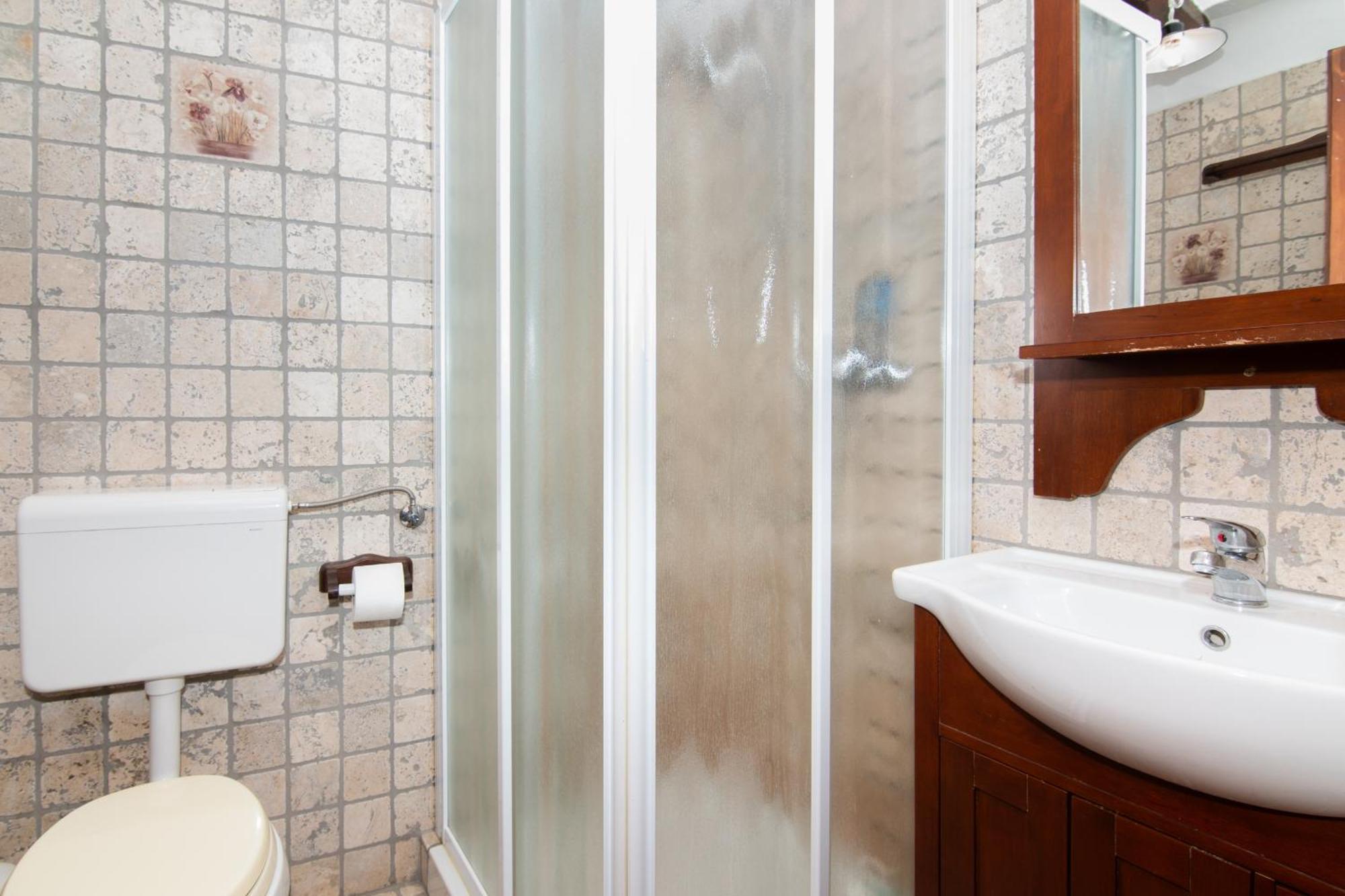 Apartments Valentinus 1800 Sežana المظهر الخارجي الصورة