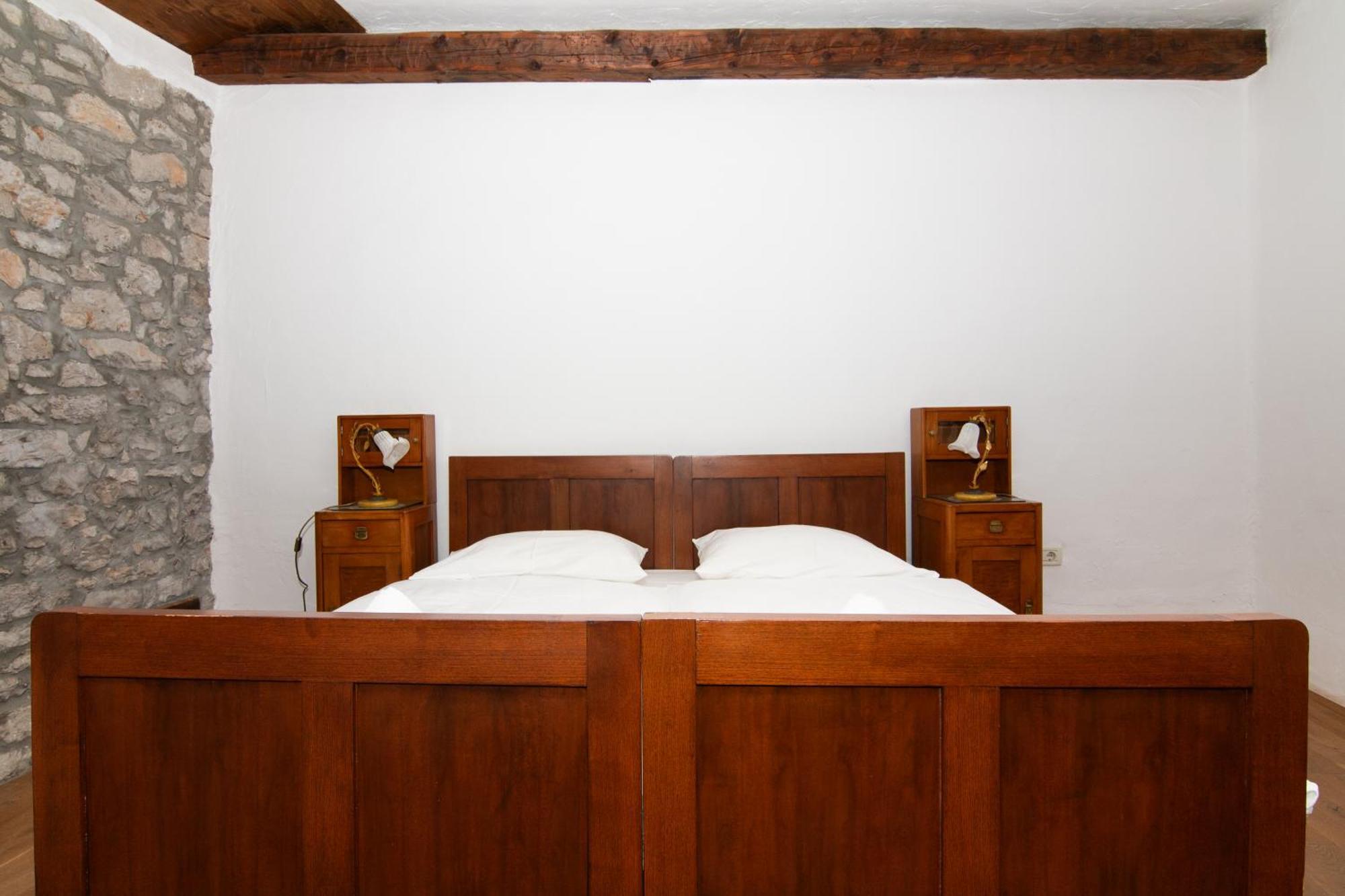Apartments Valentinus 1800 Sežana المظهر الخارجي الصورة