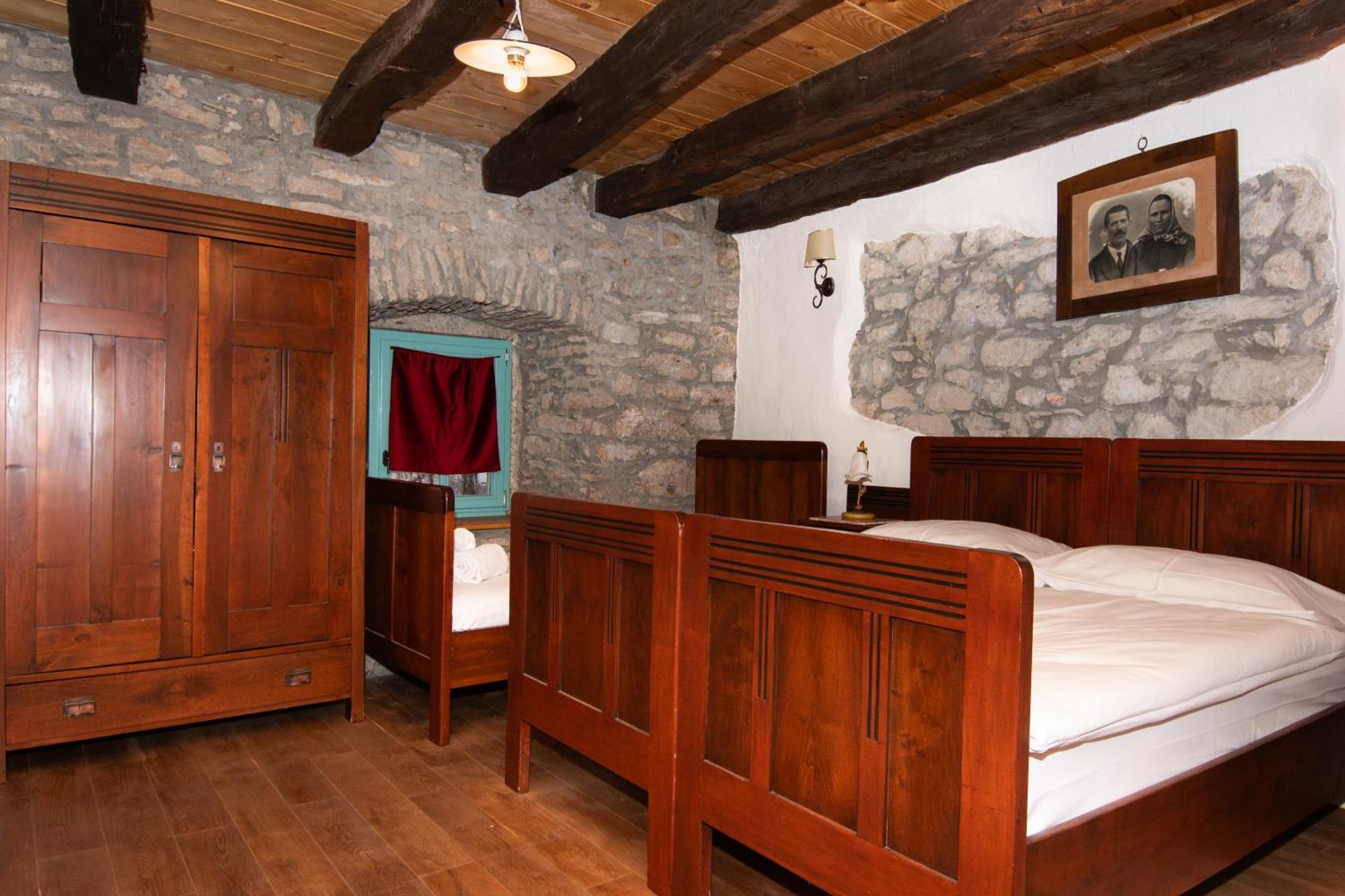 Apartments Valentinus 1800 Sežana المظهر الخارجي الصورة