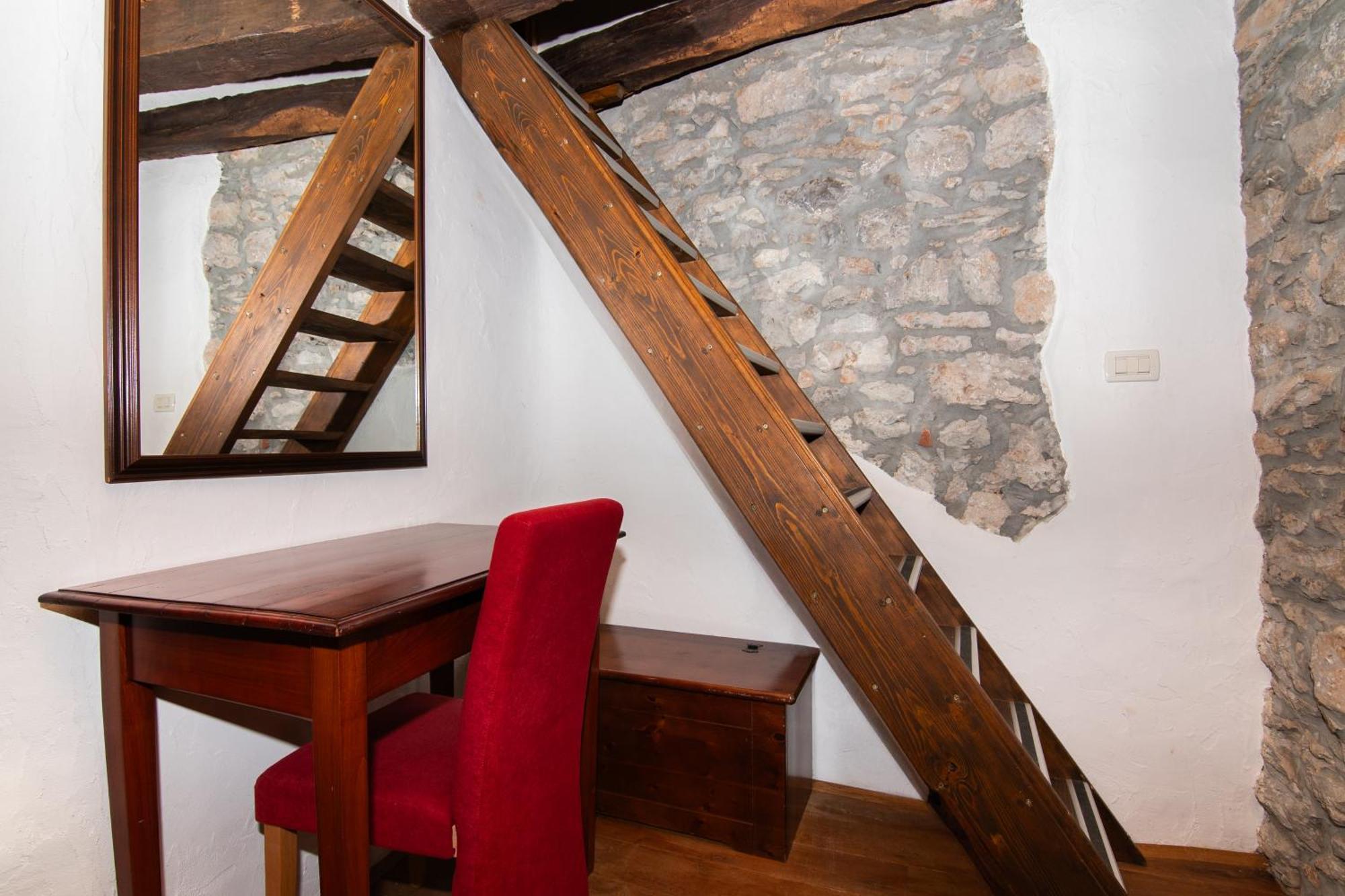 Apartments Valentinus 1800 Sežana المظهر الخارجي الصورة