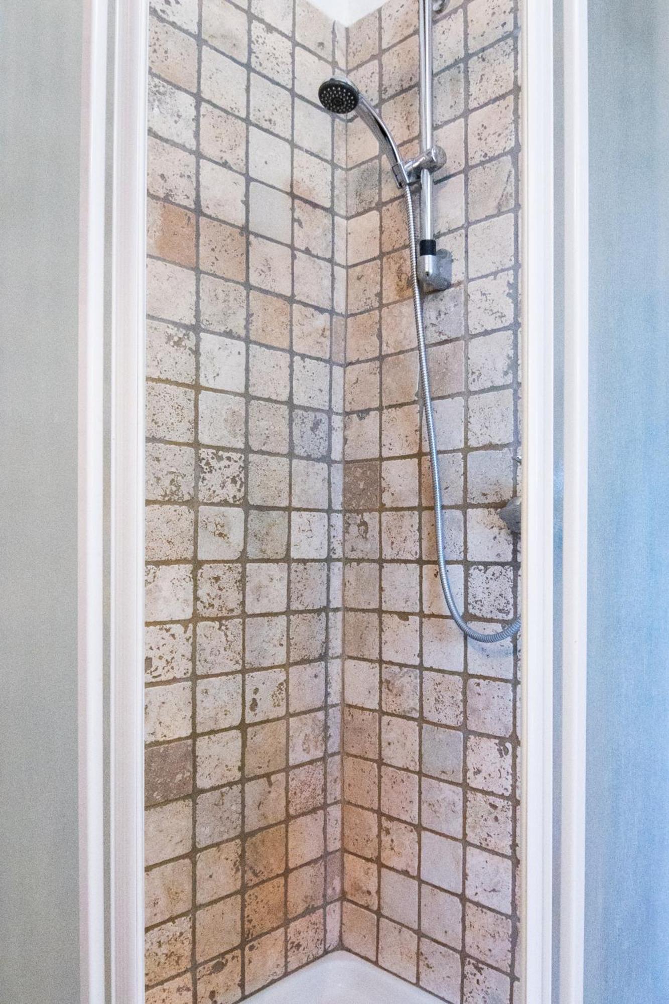 Apartments Valentinus 1800 Sežana المظهر الخارجي الصورة