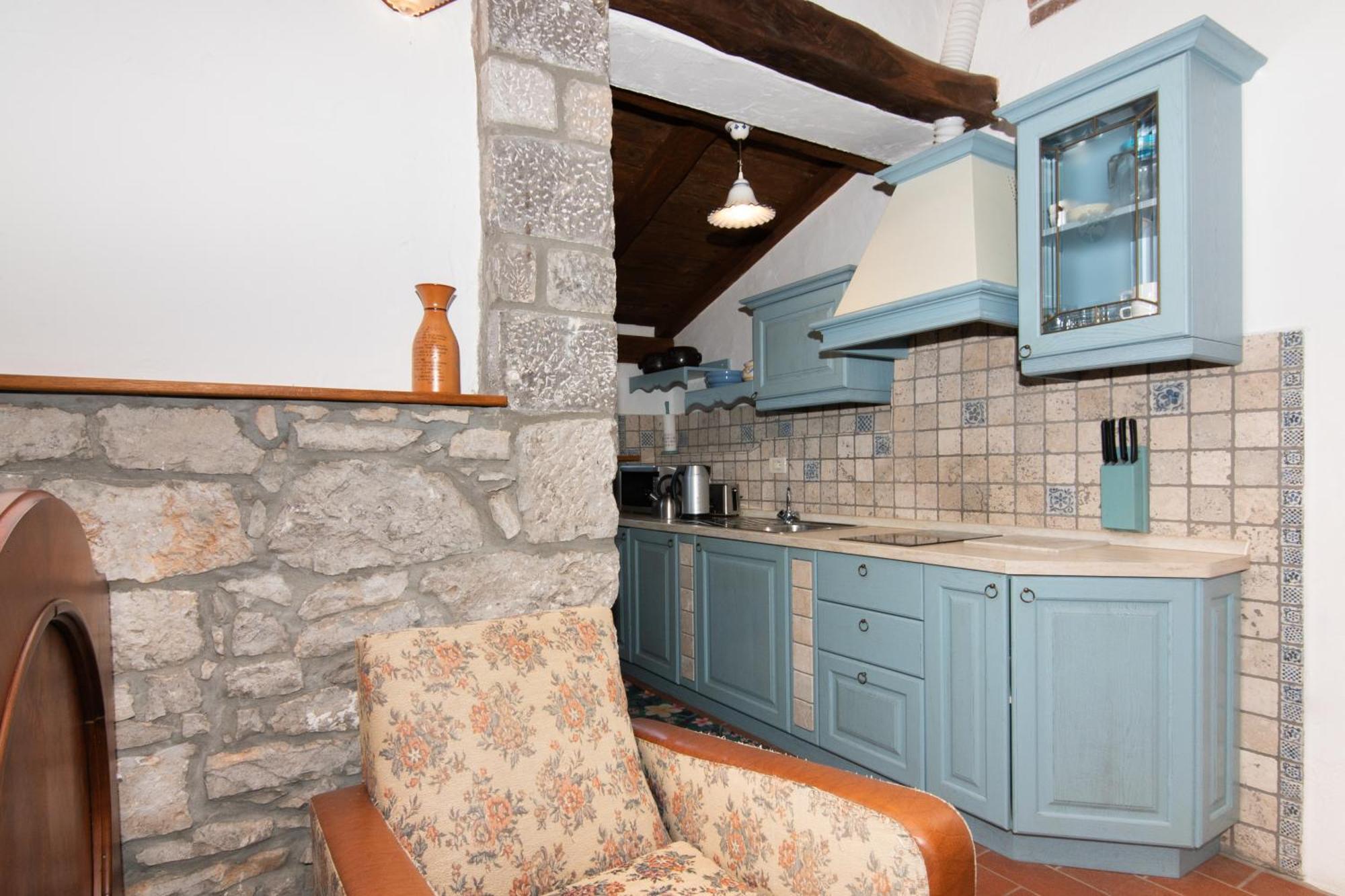 Apartments Valentinus 1800 Sežana المظهر الخارجي الصورة