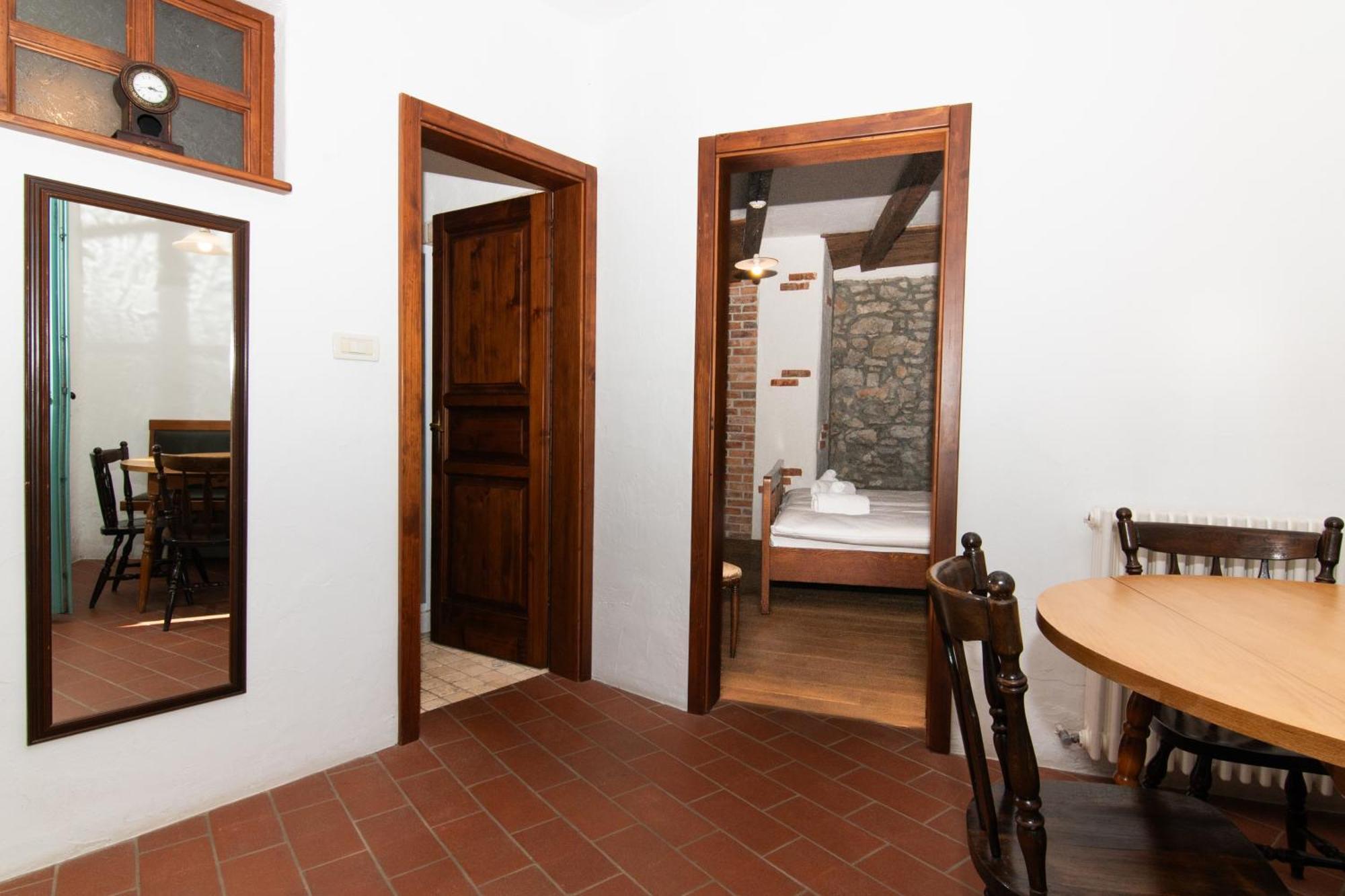 Apartments Valentinus 1800 Sežana المظهر الخارجي الصورة