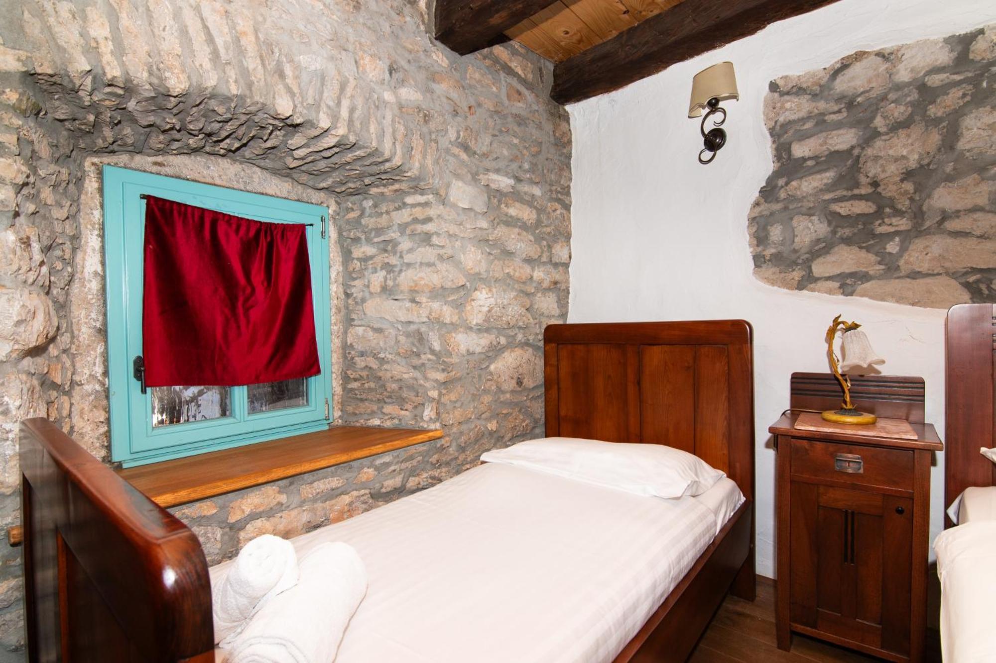 Apartments Valentinus 1800 Sežana المظهر الخارجي الصورة