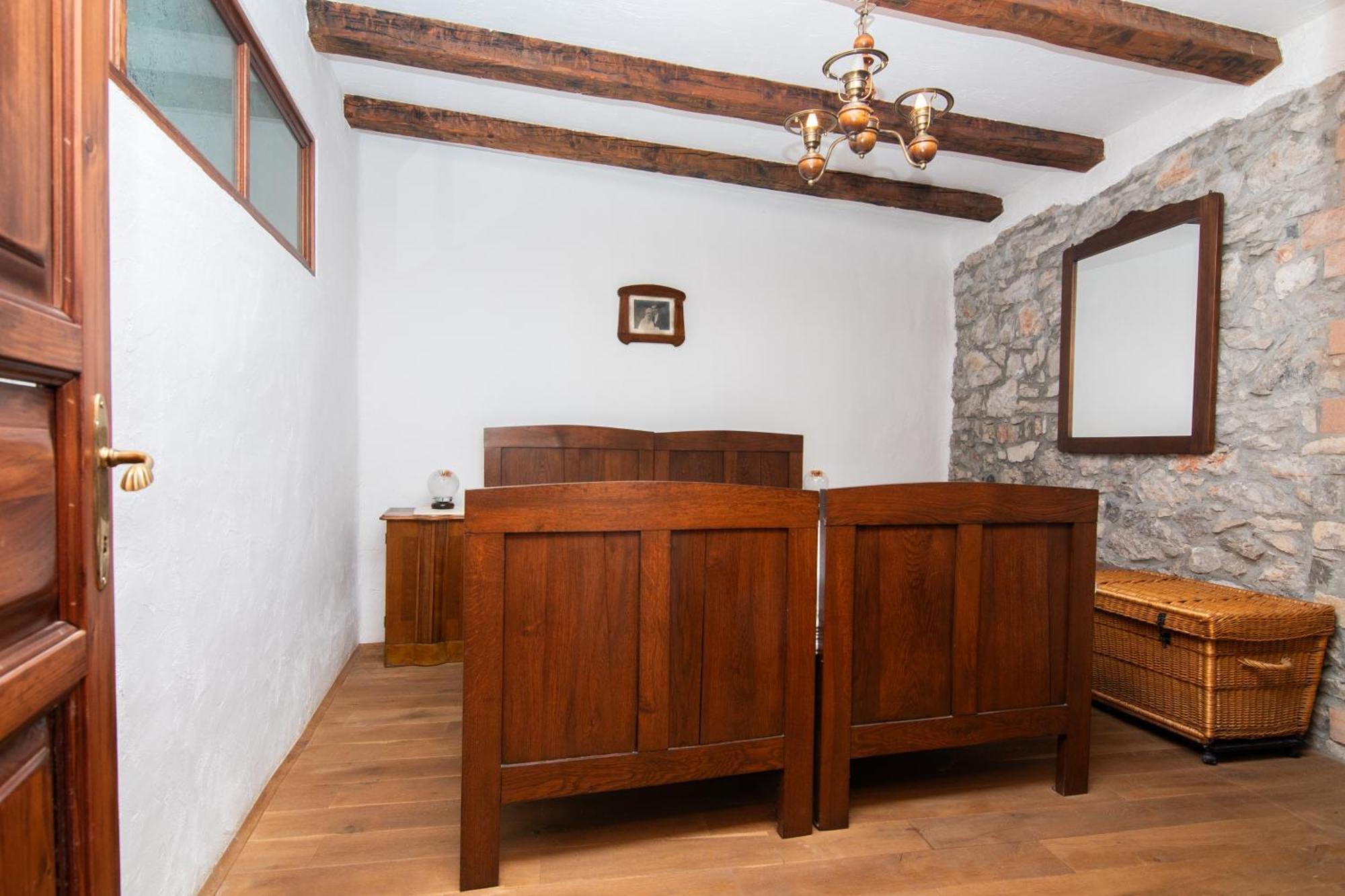 Apartments Valentinus 1800 Sežana المظهر الخارجي الصورة