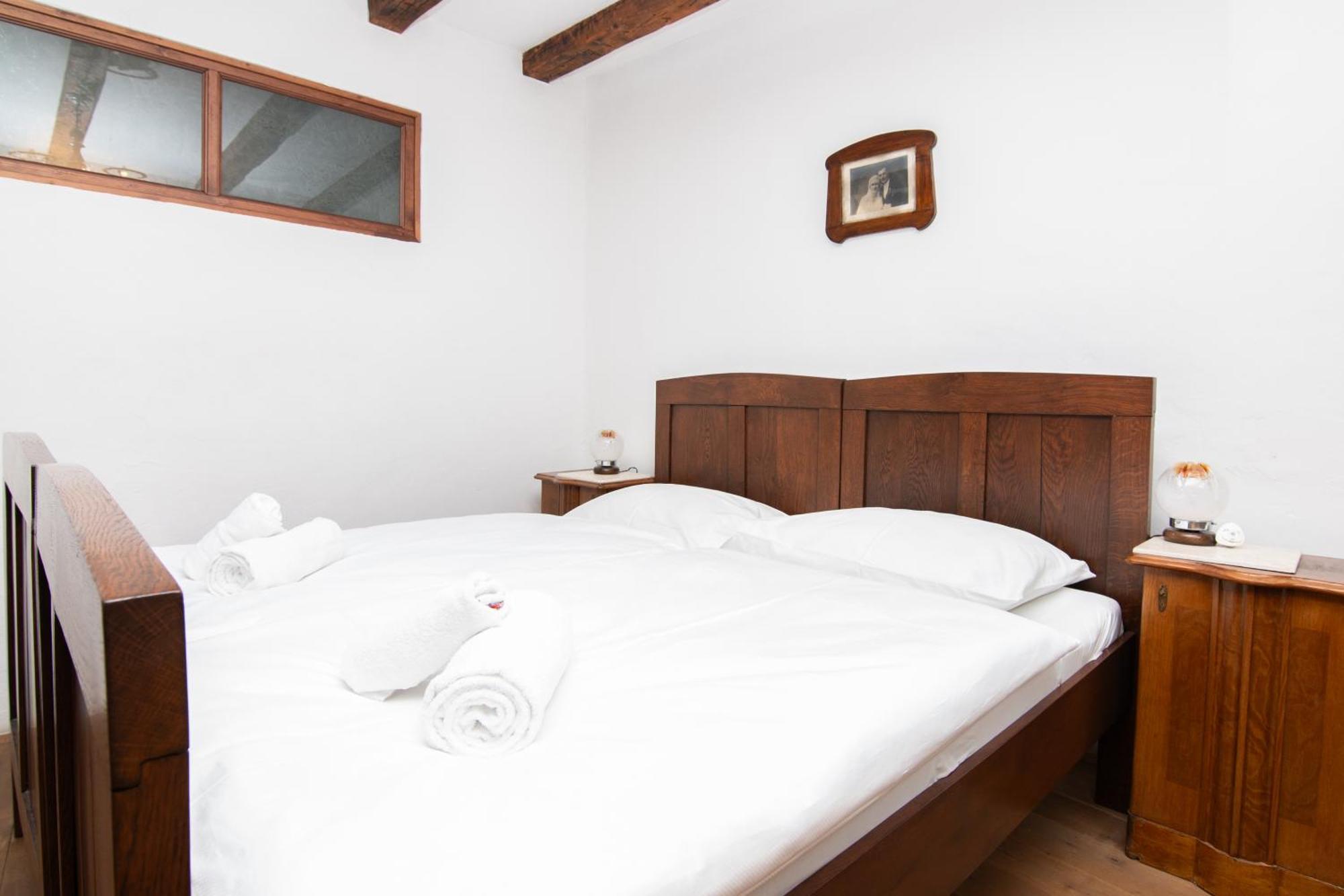 Apartments Valentinus 1800 Sežana المظهر الخارجي الصورة