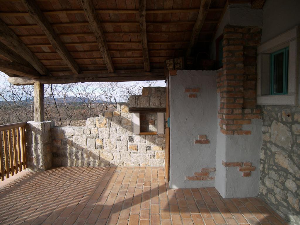 Apartments Valentinus 1800 Sežana المظهر الخارجي الصورة