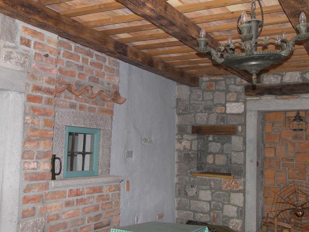 Apartments Valentinus 1800 Sežana المظهر الخارجي الصورة