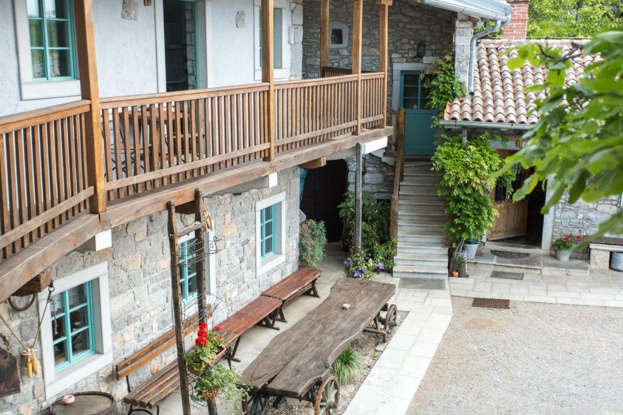 Apartments Valentinus 1800 Sežana المظهر الخارجي الصورة